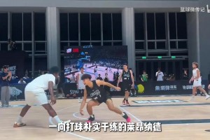 画风突变！小卡中国行疯狂玩花活，胯下运球炒菜+假动作晃了对手